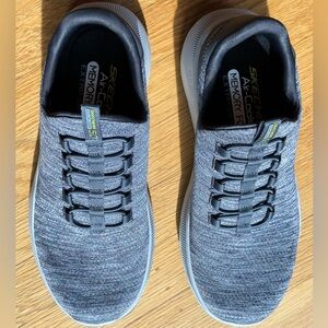 Skechers Equalizer 5.0- AirCooled Memory Foam, stretch fit, size 7 XW gray